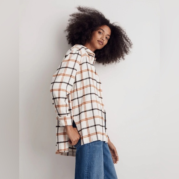 Madewell Flannel Oversized Boyfriend Shirt in Plaid - Picture 3 of 10